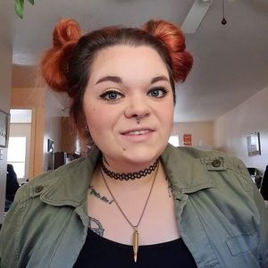 Meet your Posher, Mikala